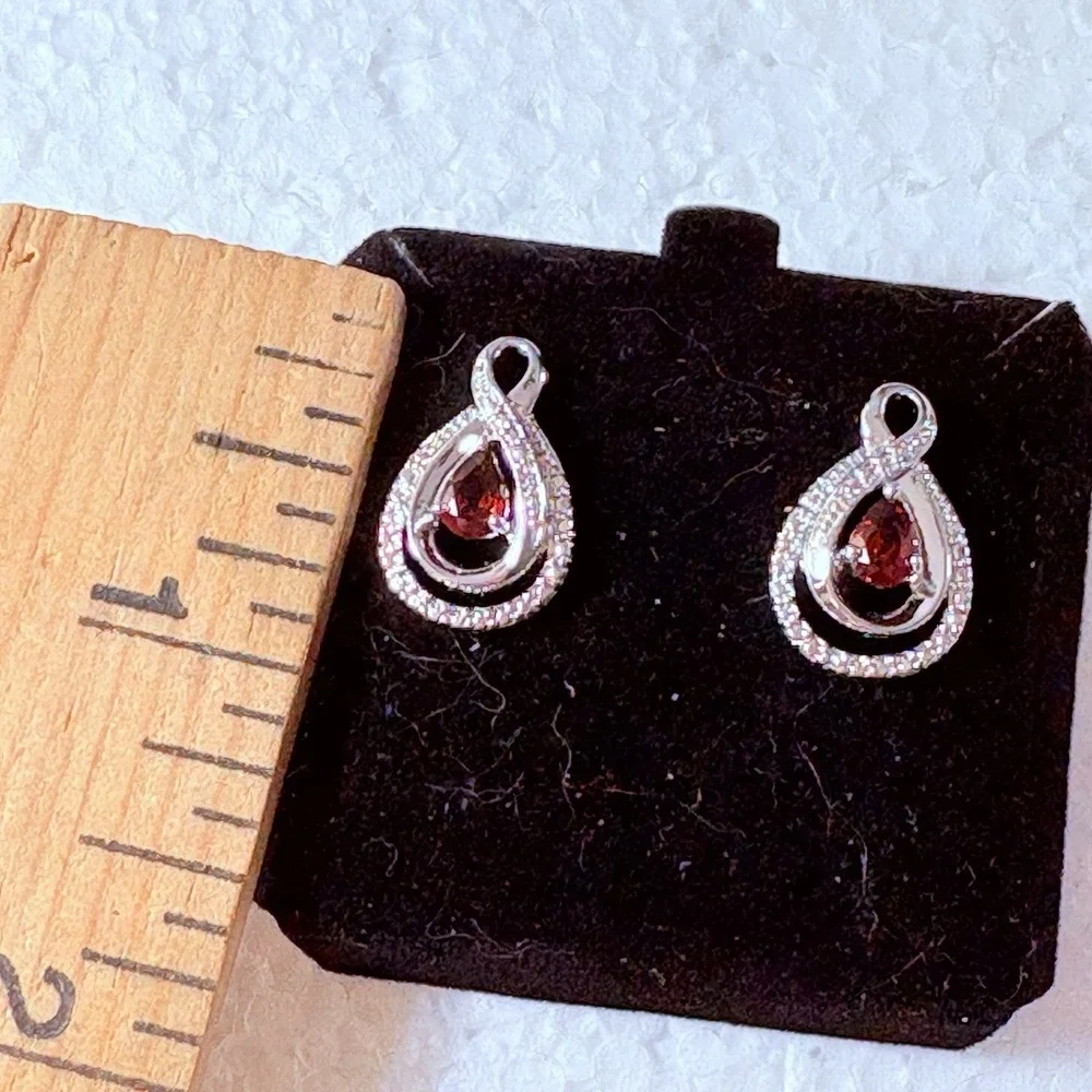 Red Teardrop Pendant Necklace Earrings Set Silver Tone Halo Thailand‎
